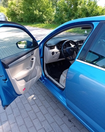 Skoda Octavia cena 37900 przebieg: 219000, rok produkcji 2014 z Piastów małe 154